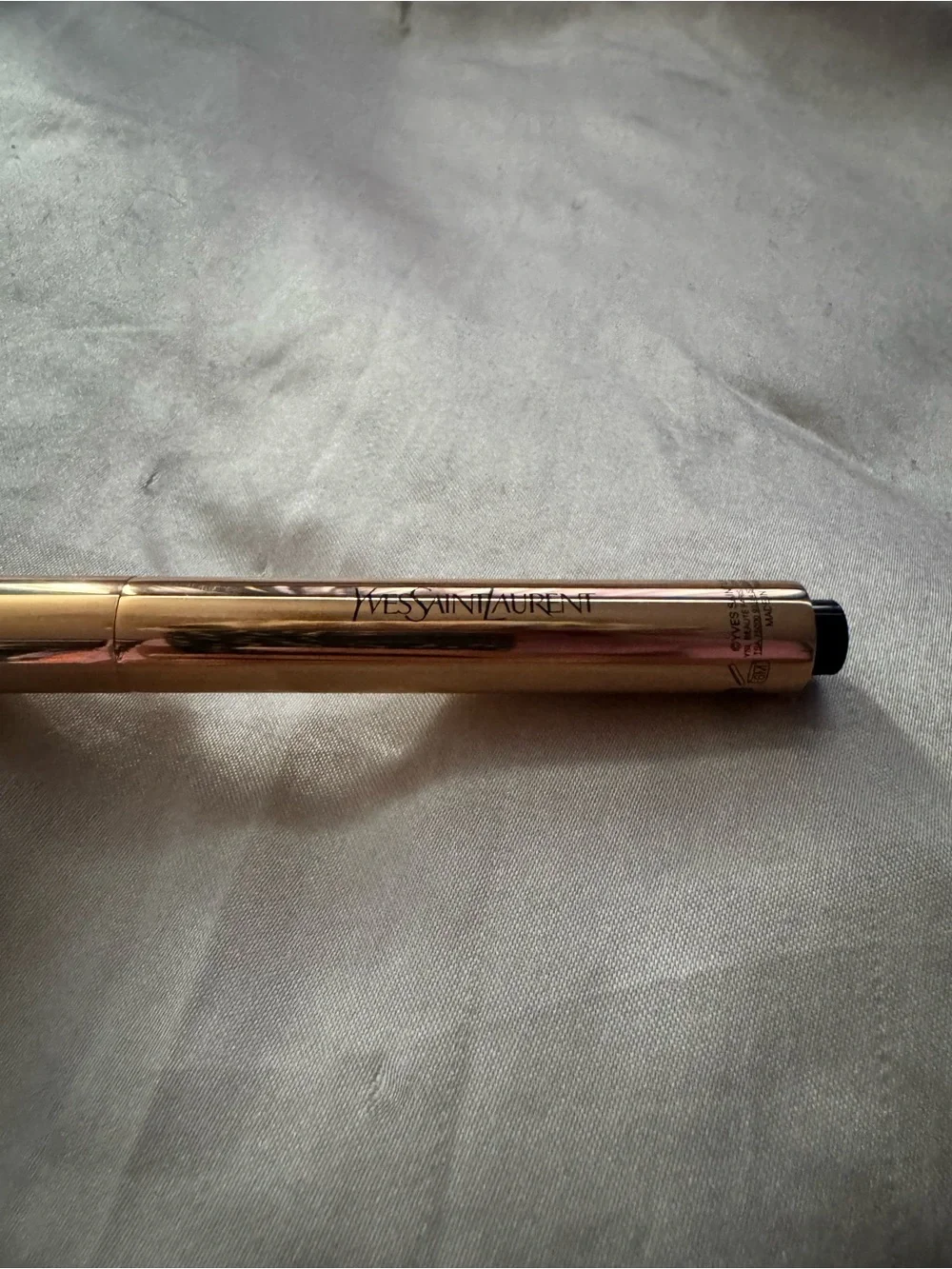 Yves Saint Laurent Touche Éclat Radiant Touch - 3 Luminous Peach Shade